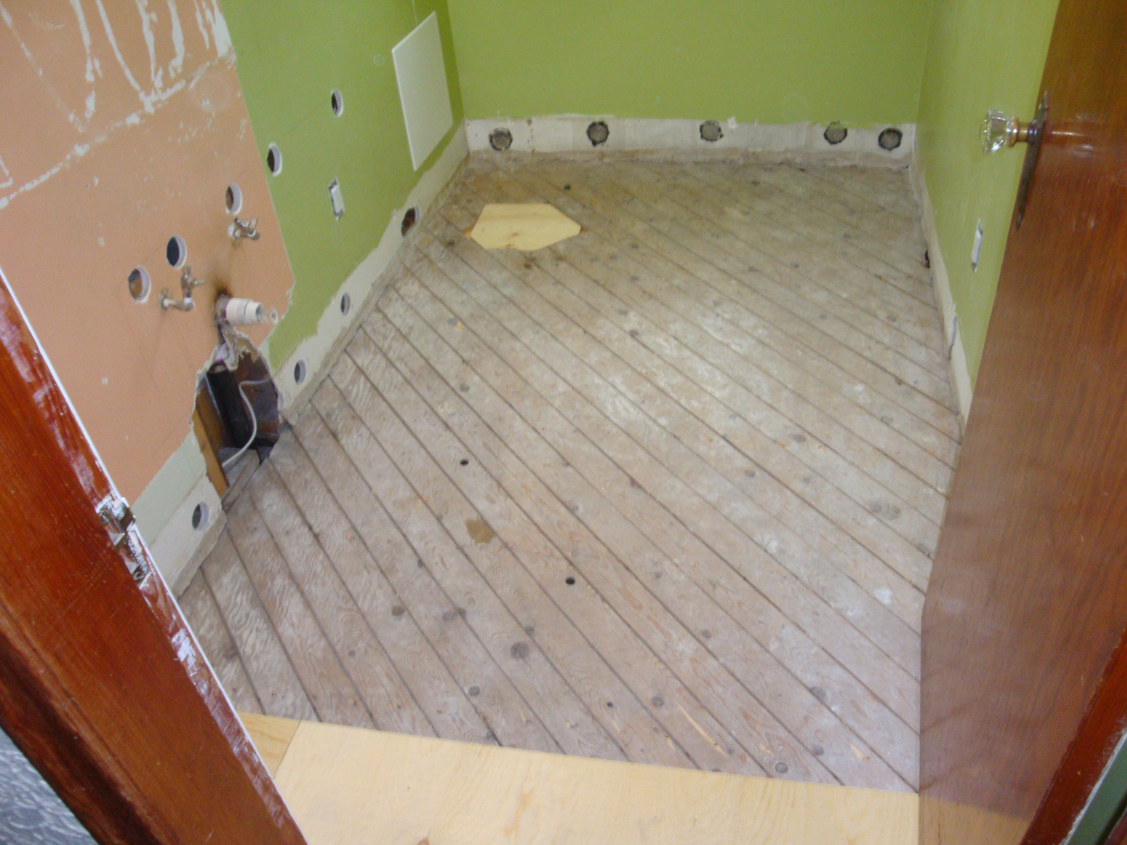 Main floor bathroom photo 19