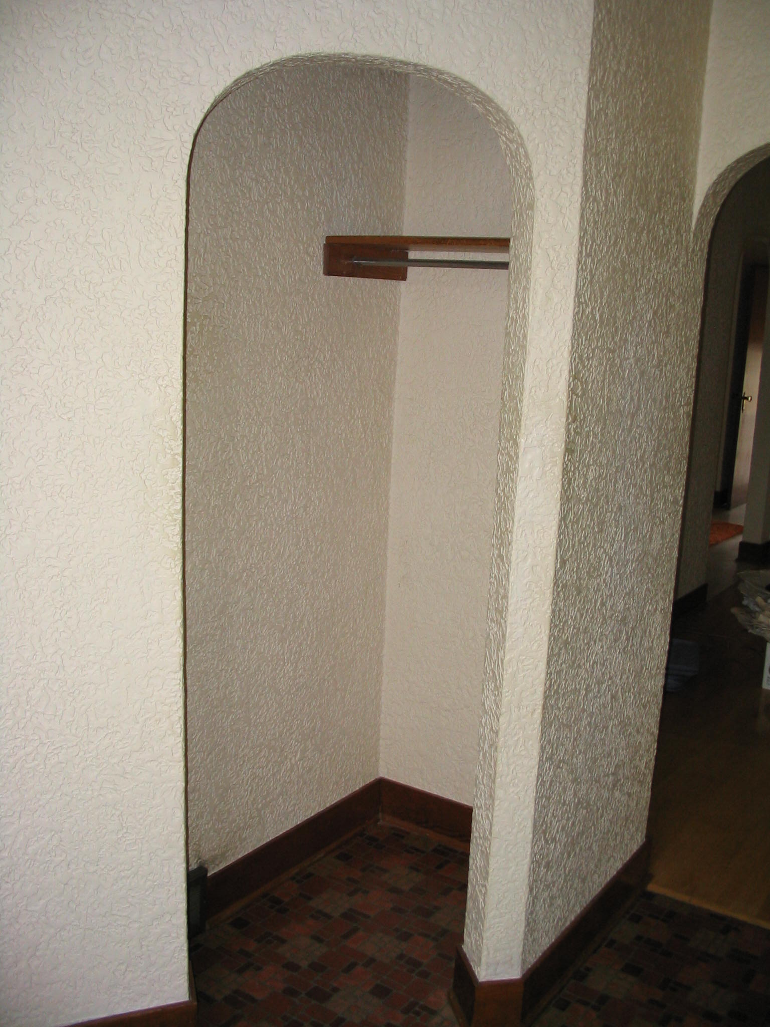 Pre-renovation photo 4