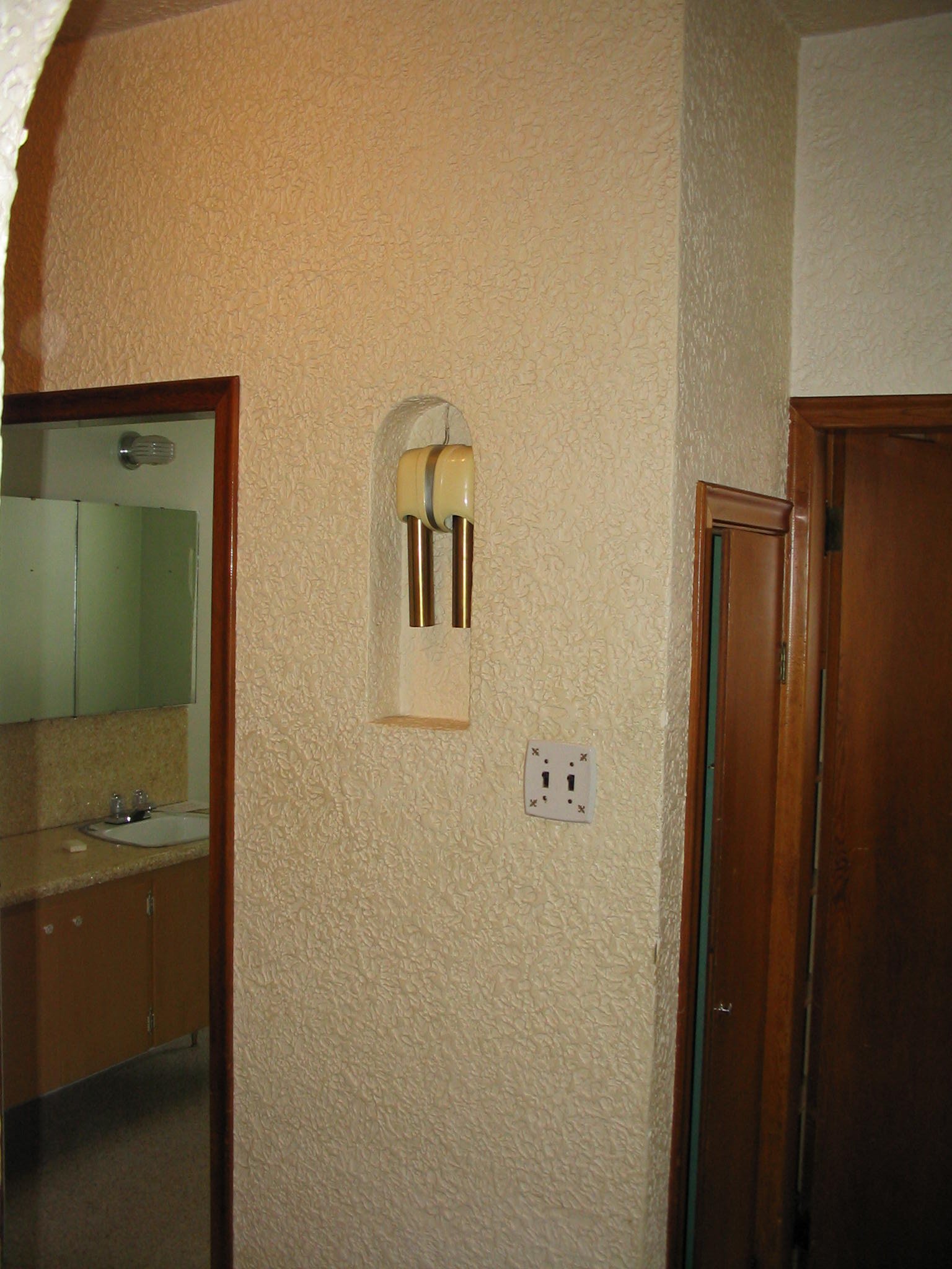 Pre-renovation photo 14