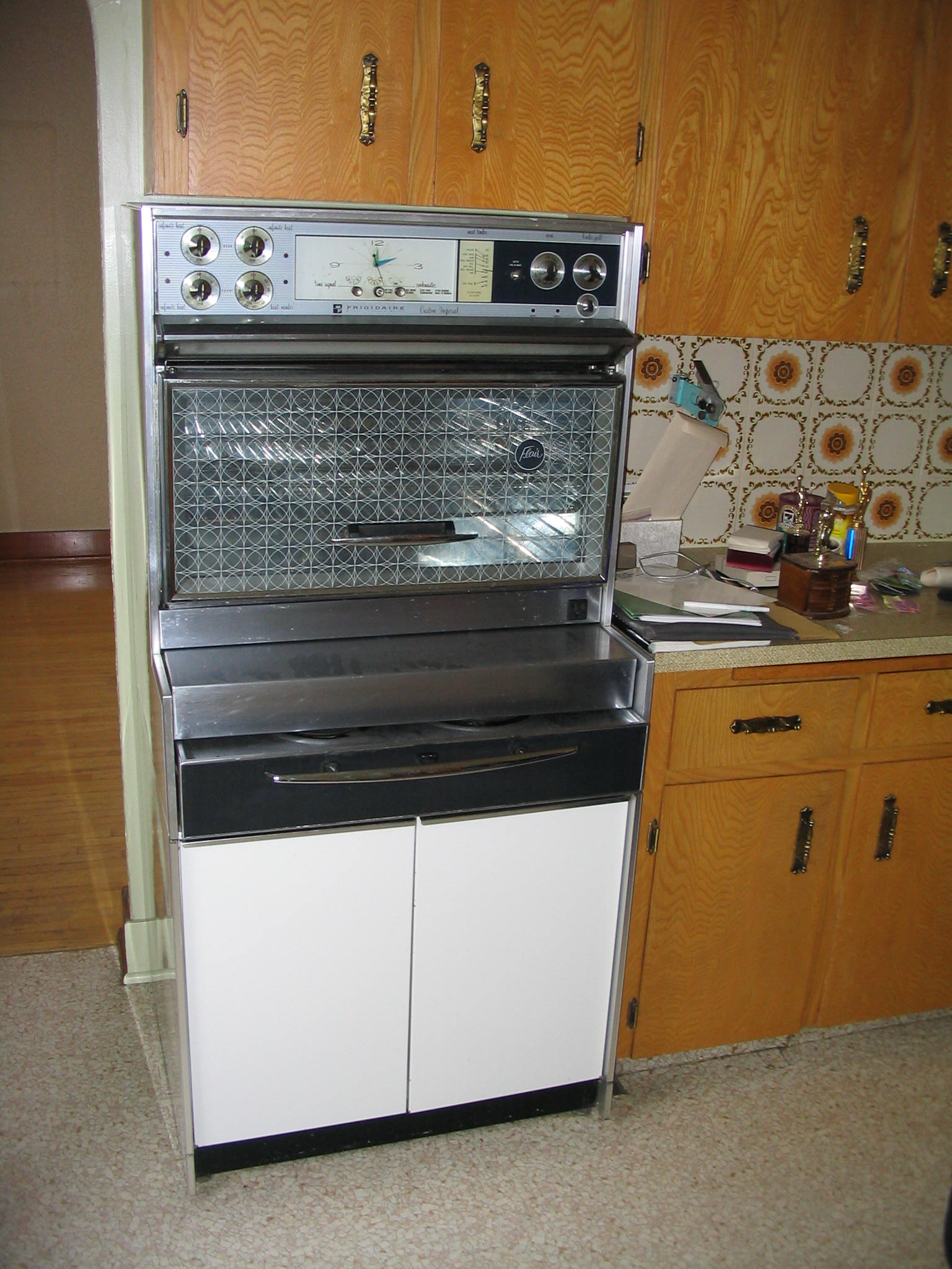 Pre-renovation photo 17